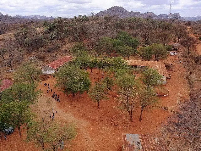 Die Schule Kinakoni