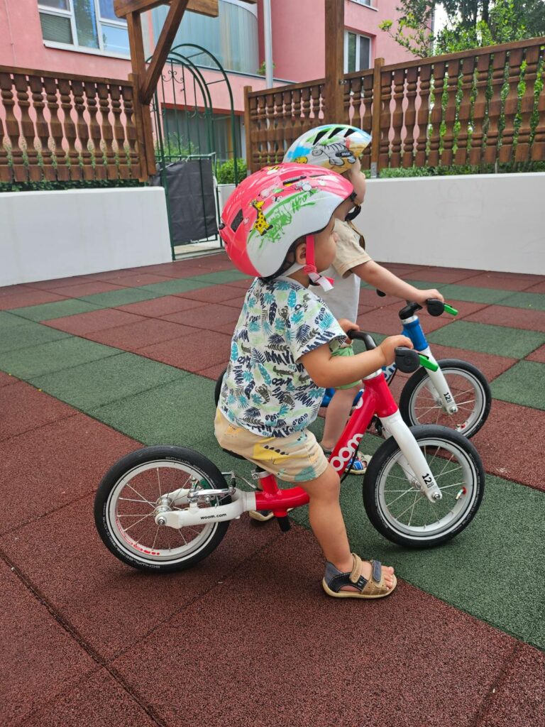 655 Kinder auf der Terrasse 2