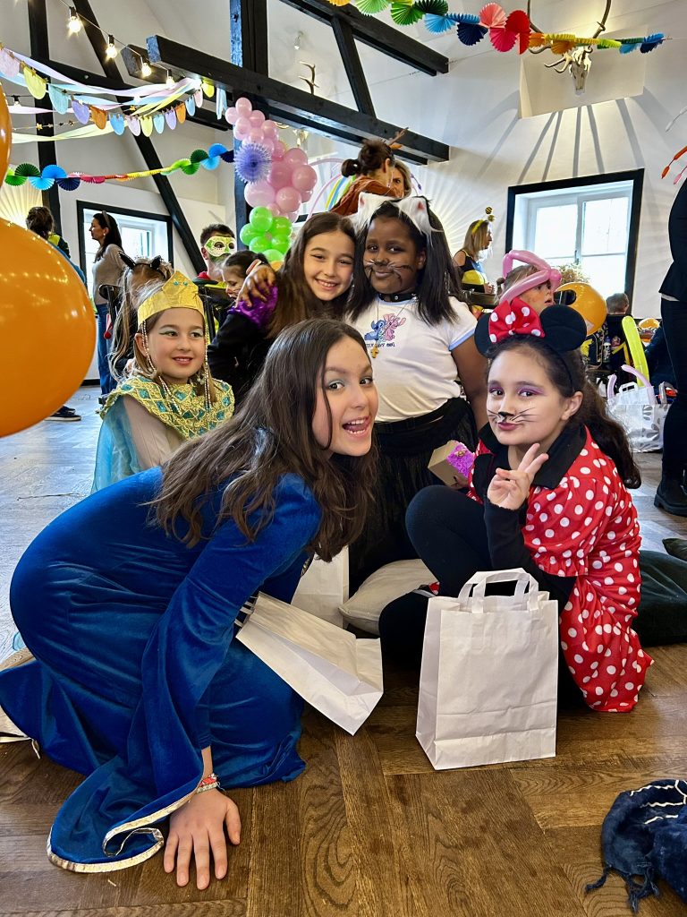 Faschingsparty_Mädchen